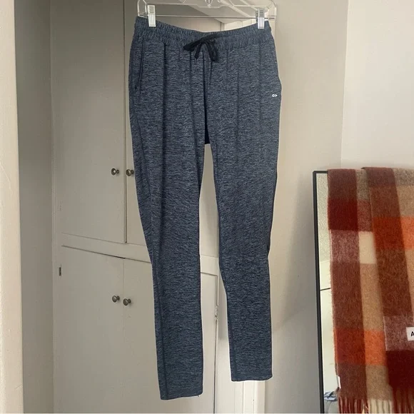 Outdoor Voices 🌲 CloudKnit Sweatpants